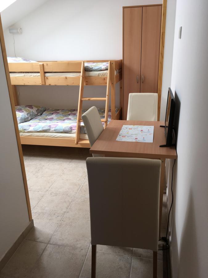 Penzion Hnacov Zavlekov Buitenkant foto